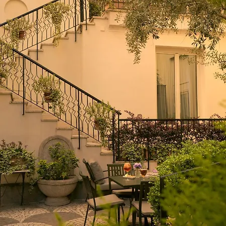 Royal Court 4* Rome