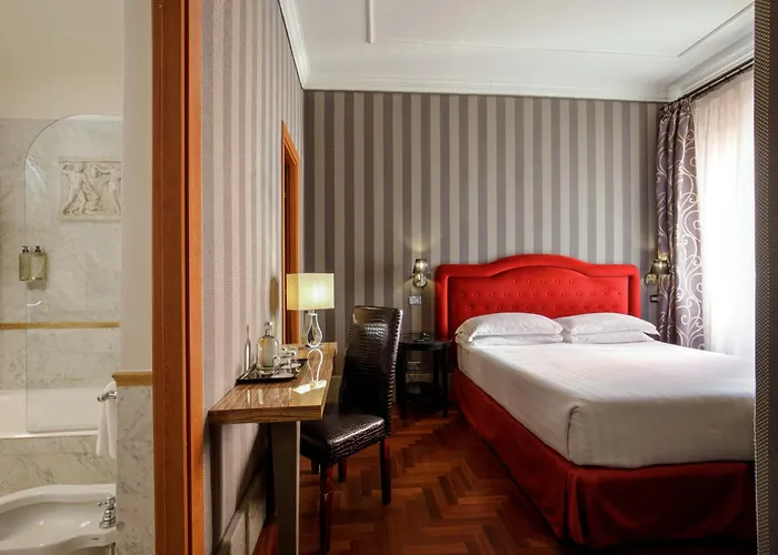 Hotell Royal Court 4*