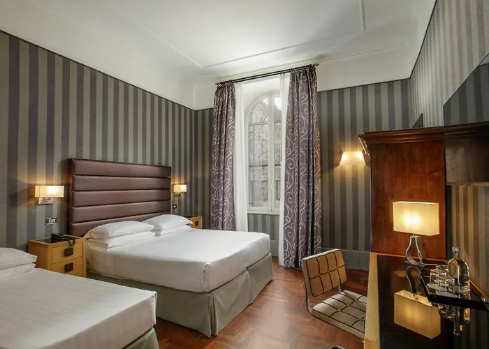 Royal Court Hotell 4*