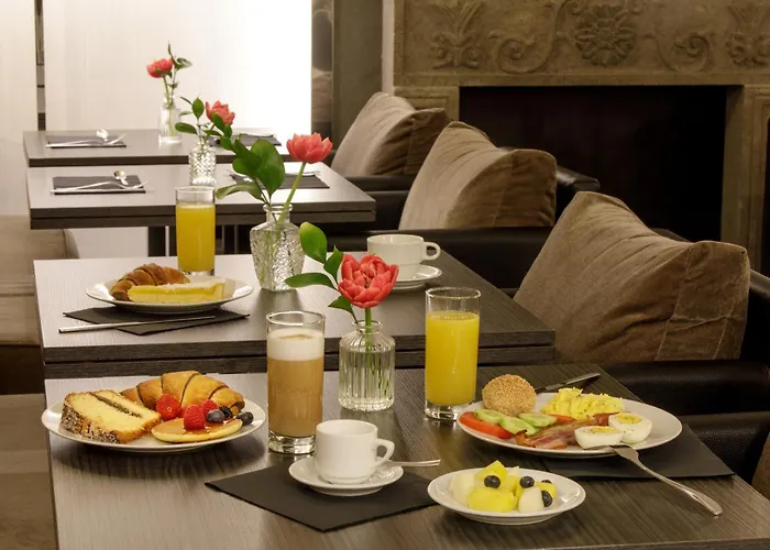 Royal Court Hotell 4*