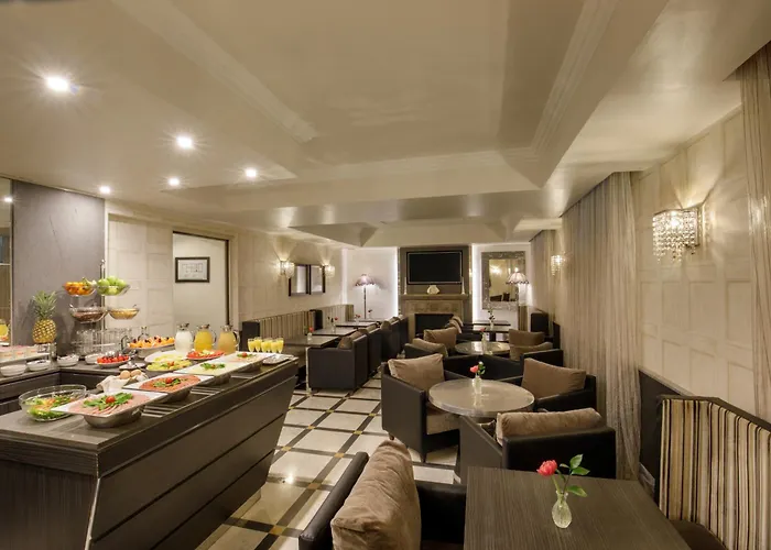 Hotell Royal Court 4*