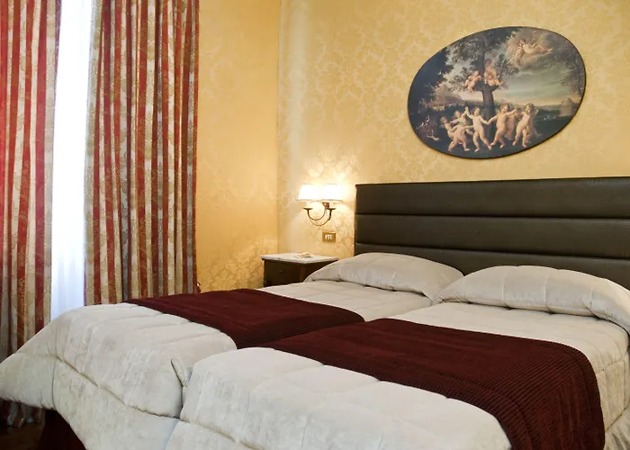 Hotell Royal Court 4*