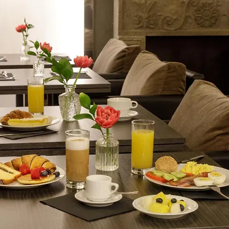 Royal Court Otel 4*