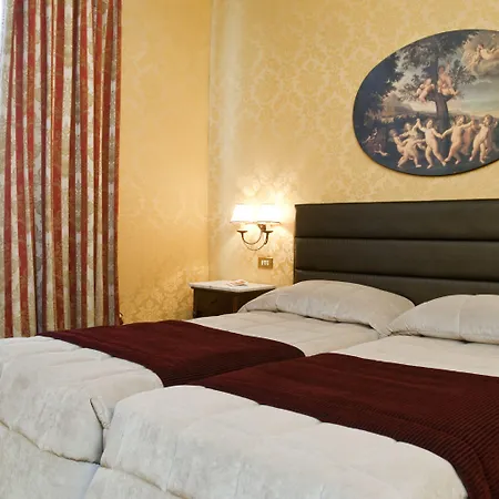 Otel Royal Court 4*